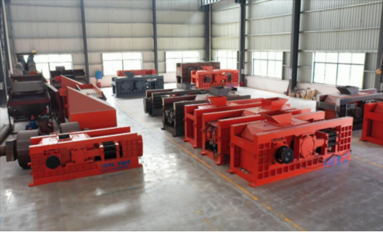 What aspects should be considered when choosing a roller sand making machine?